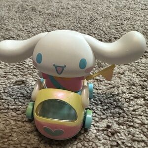 Cinnamoroll Small Paradise Figure - Tour Guide